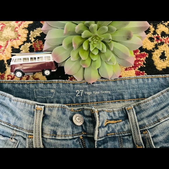 Levi Jeans 👖 - Picture 3 of 3